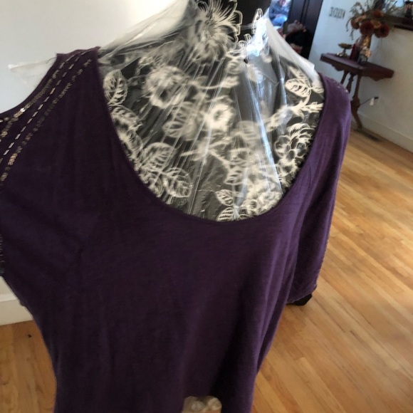 Threads 4 Thought by Anthropologie Large purple scoop front cold shoulder - Picture 9 of 14